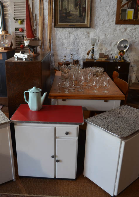Petit meuble de cuisine Vintage pour poser petit réchaud à gaz
